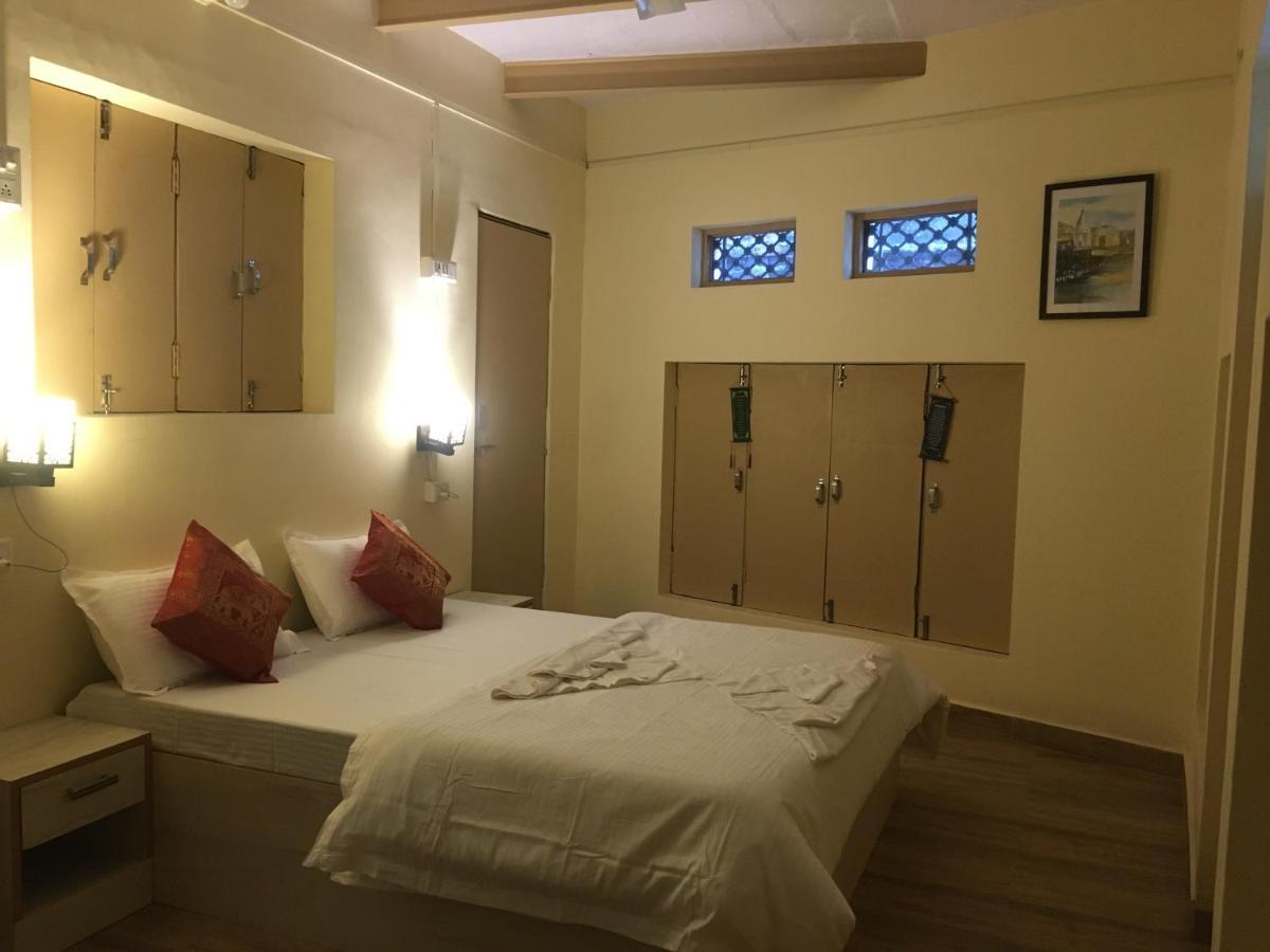 Yogi Soul Hotel พาราณสี ภายนอก รูปภาพ