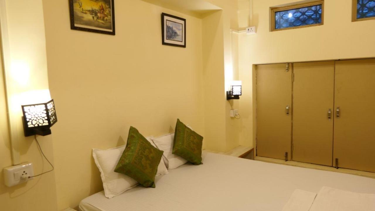 Yogi Soul Hotel พาราณสี ภายนอก รูปภาพ
