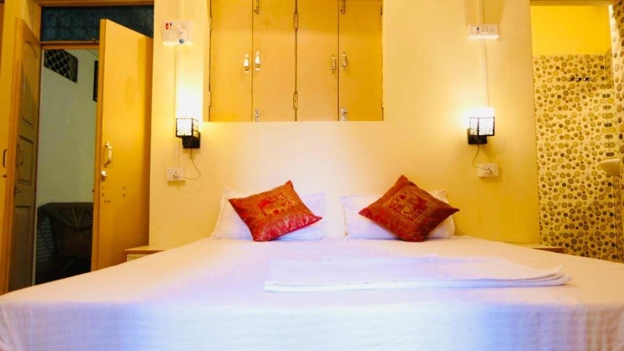 Yogi Soul Hotel พาราณสี ภายนอก รูปภาพ