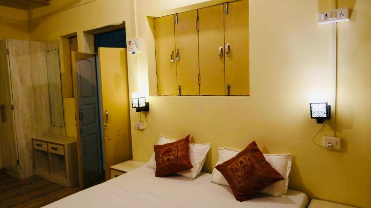 Yogi Soul Hotel พาราณสี ภายนอก รูปภาพ